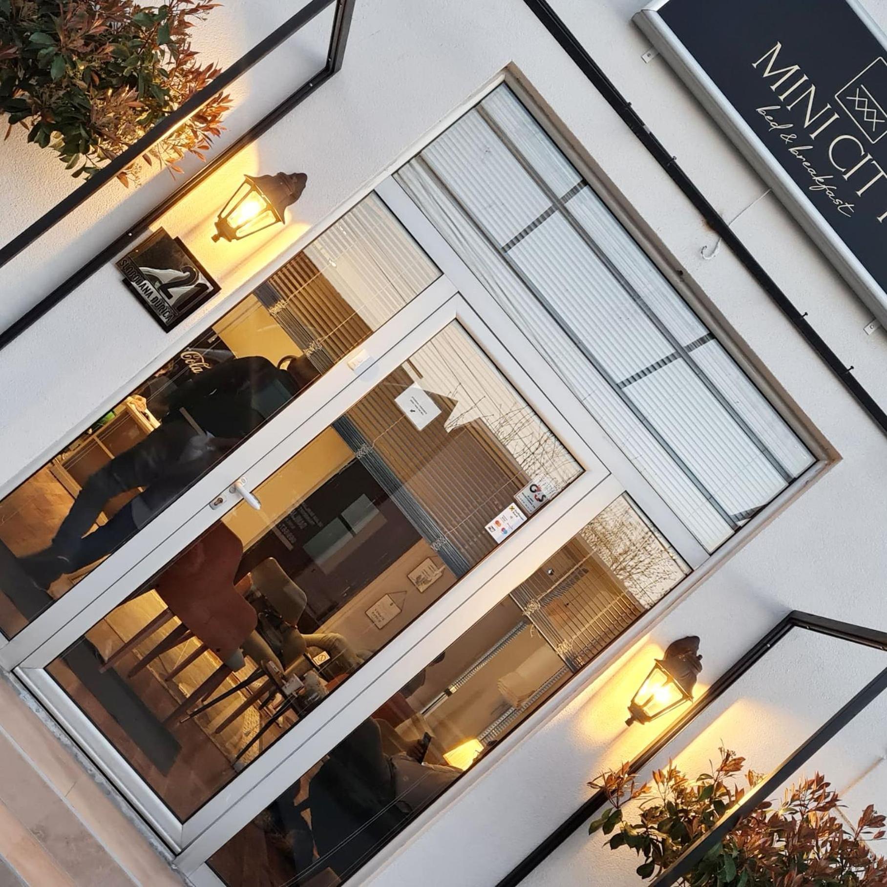 Minicity Inn Beograd Eksteriør bilde